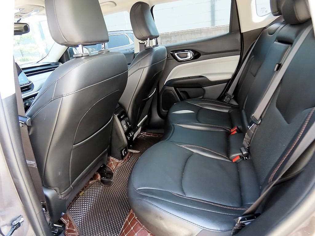 지프 컴패스 컴패스 2세대 2.4 AWD 리미티드 이미지 6