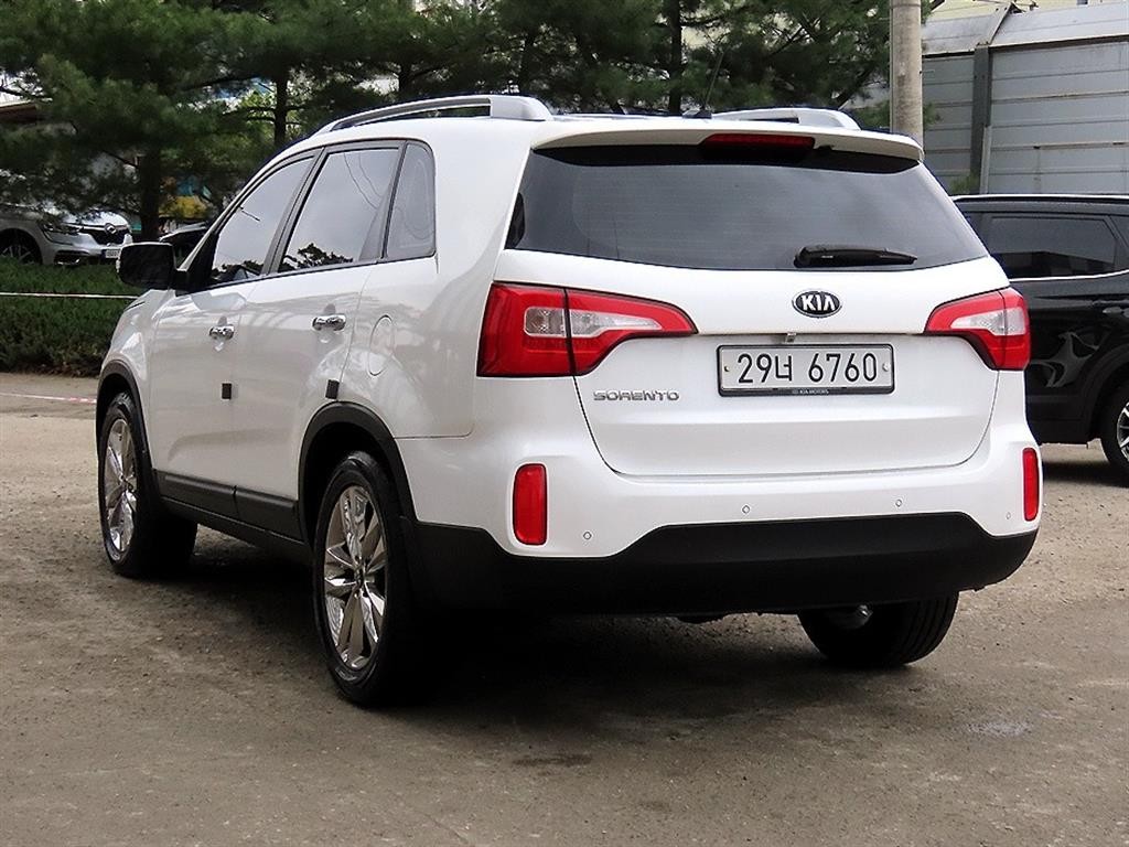 기아 쏘렌토 뉴 쏘렌토 R 2WD 2.0 프레스티지 이미지 3