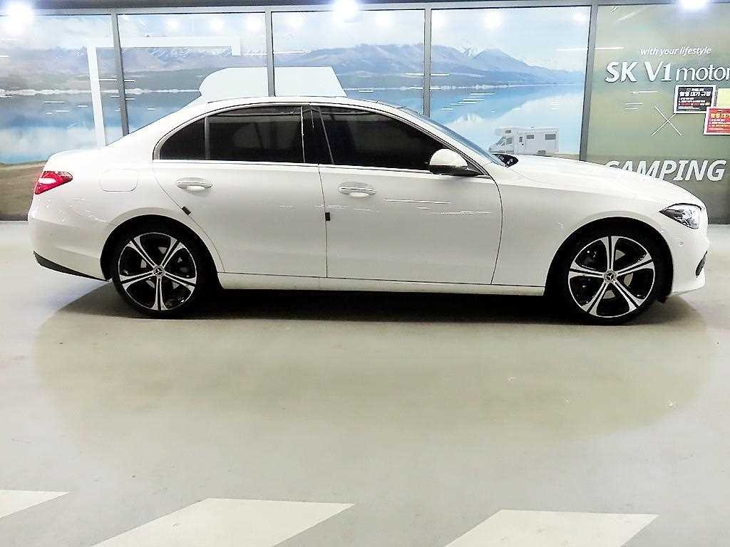 벤츠 C 클래스 C클래스 W206 C300 4MATIC 아방가르드 이미지 3