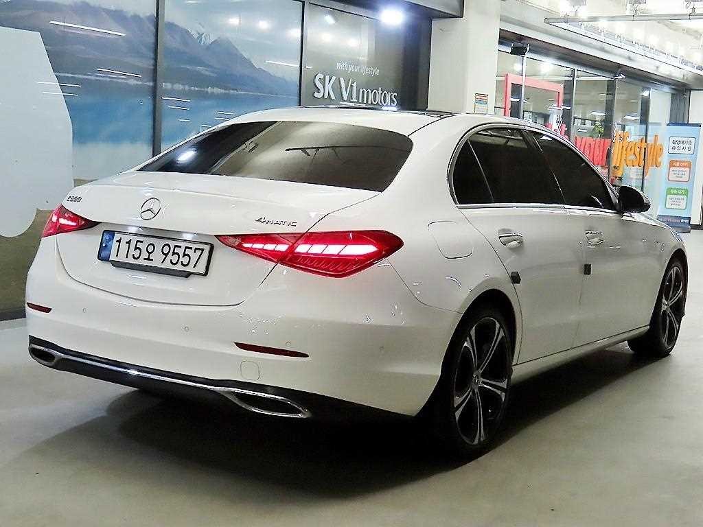 벤츠 C 클래스 C클래스 W206 C300 4MATIC 아방가르드 이미지 4