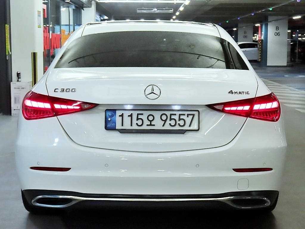 벤츠 C 클래스 C클래스 W206 C300 4MATIC 아방가르드 이미지 5