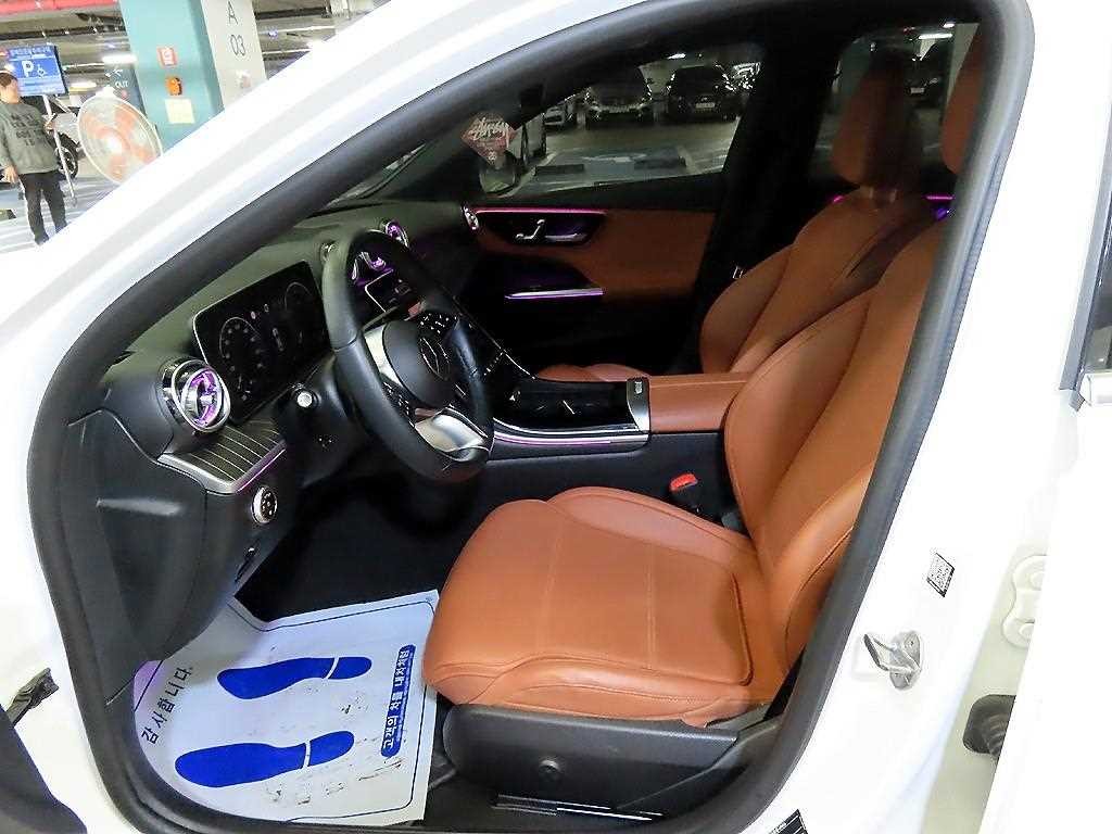 벤츠 C 클래스 C클래스 W206 C300 4MATIC 아방가르드 이미지 6