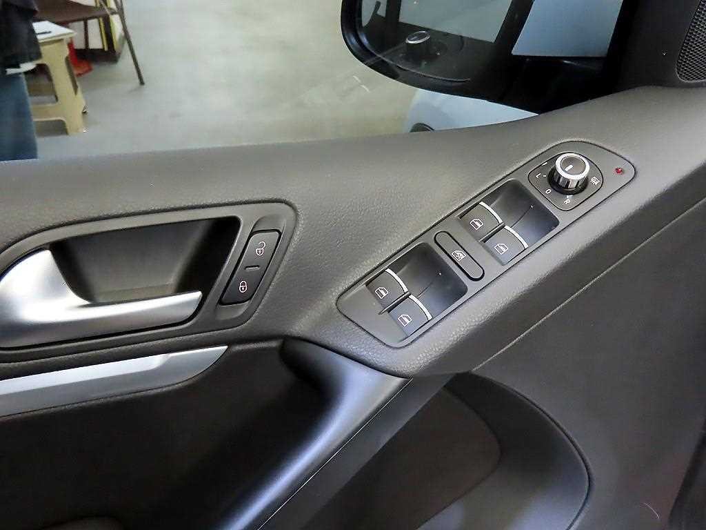 폭스바겐 티구안 뉴티구안 2.0 TDI 컴포트 이미지 17