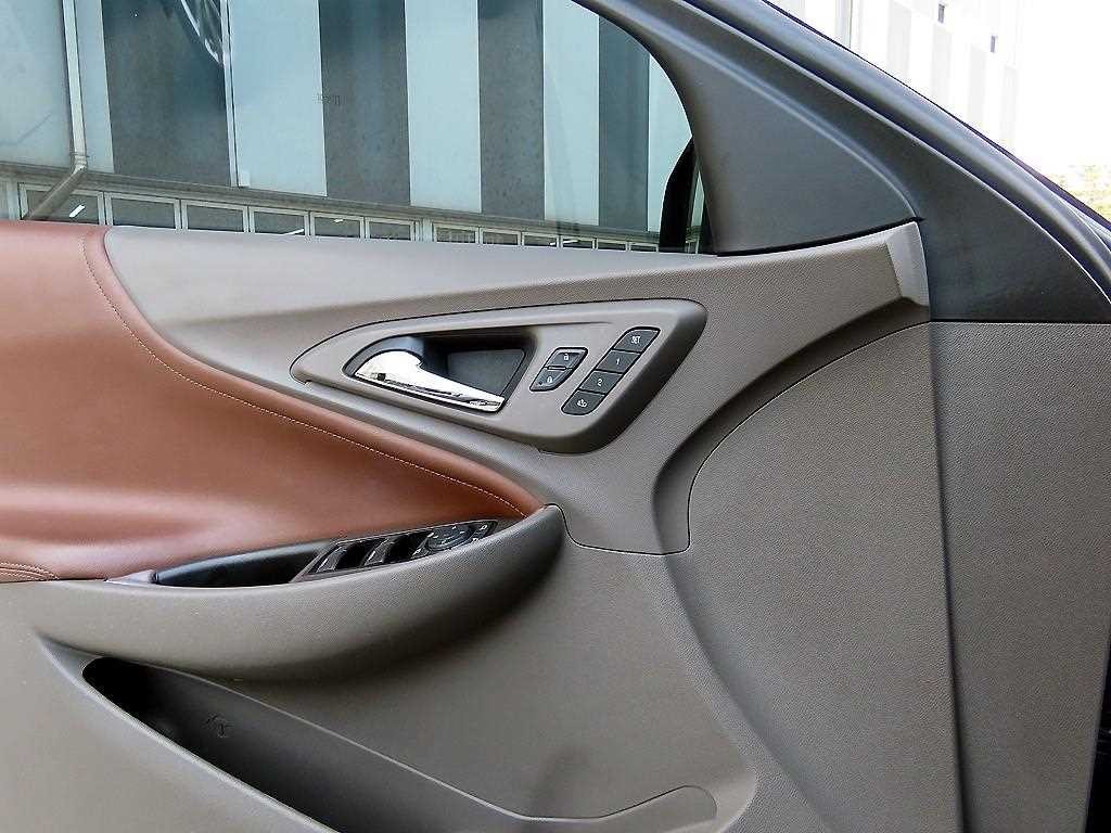 쉐보레 말리부 올뉴말리부 2.0 터보 LT 프리미엄 세이프티 이미지 11