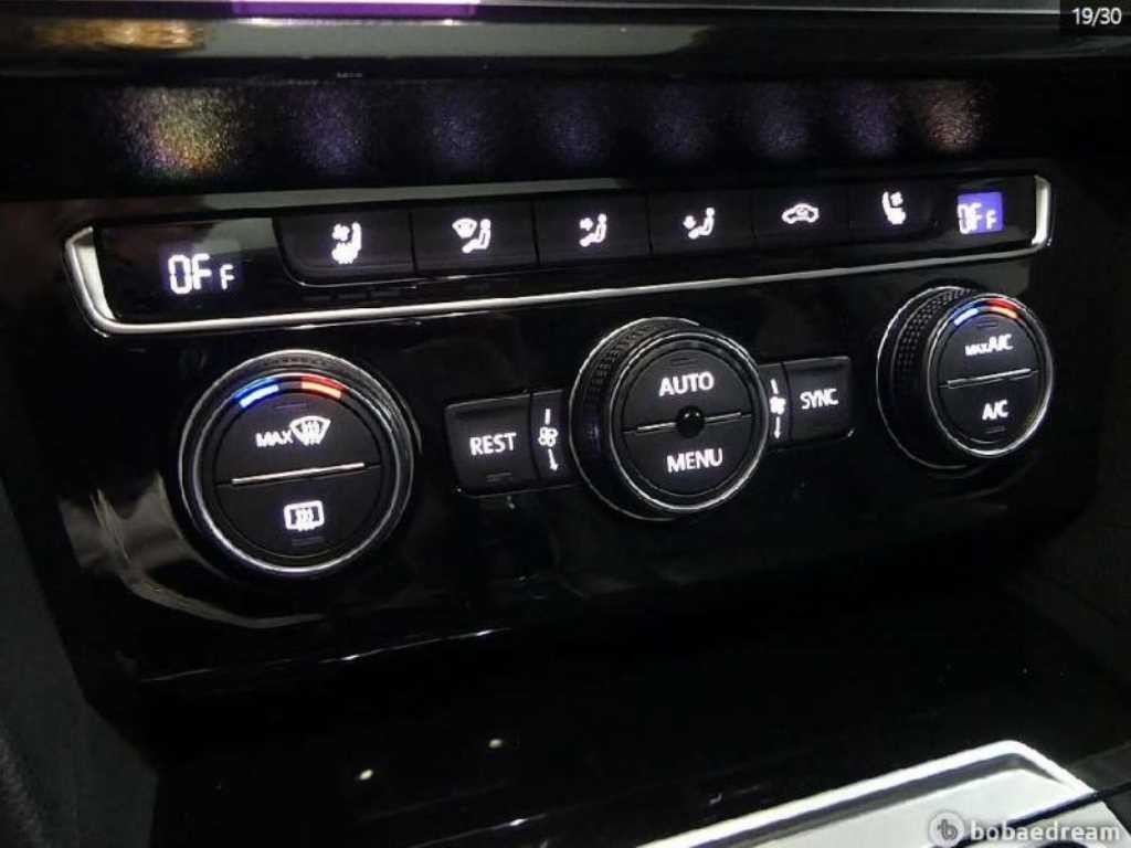 폭스바겐 아테온 2.0 TDI 엘레강스 프레스티지 이미지 12