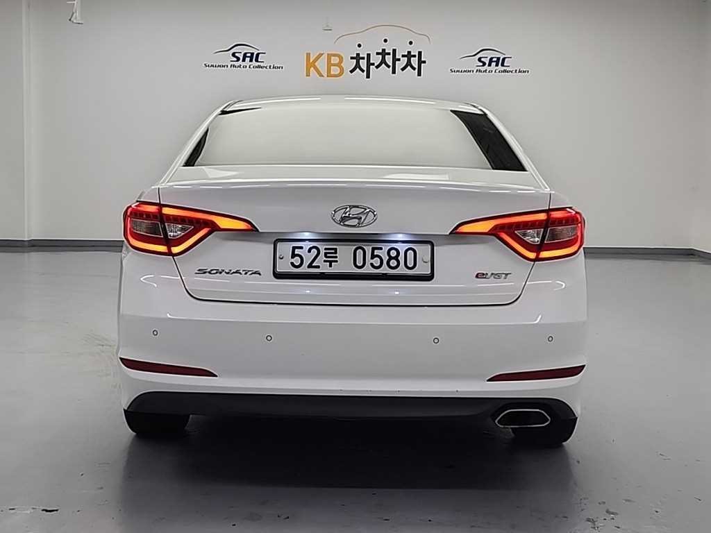 현대 쏘나타 LF 쏘나타 1.7 E-VGT 스타일 이미지 3