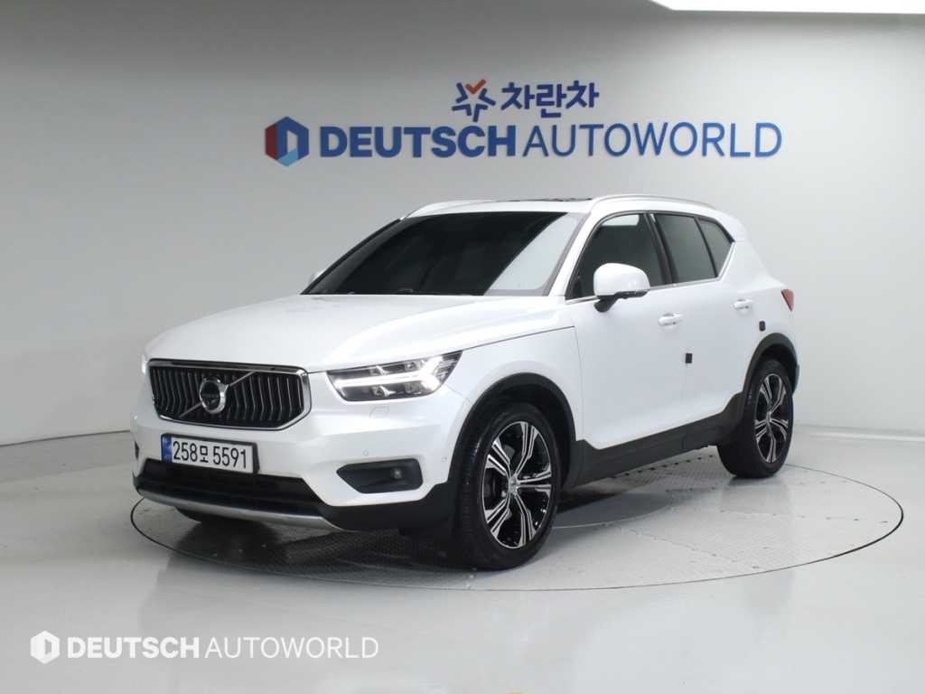 볼보 XC40 B4 AWD R-디자인 이미지 1