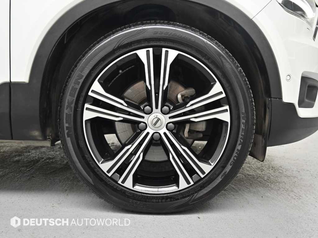 볼보 XC40 B4 AWD R-디자인 이미지 5
