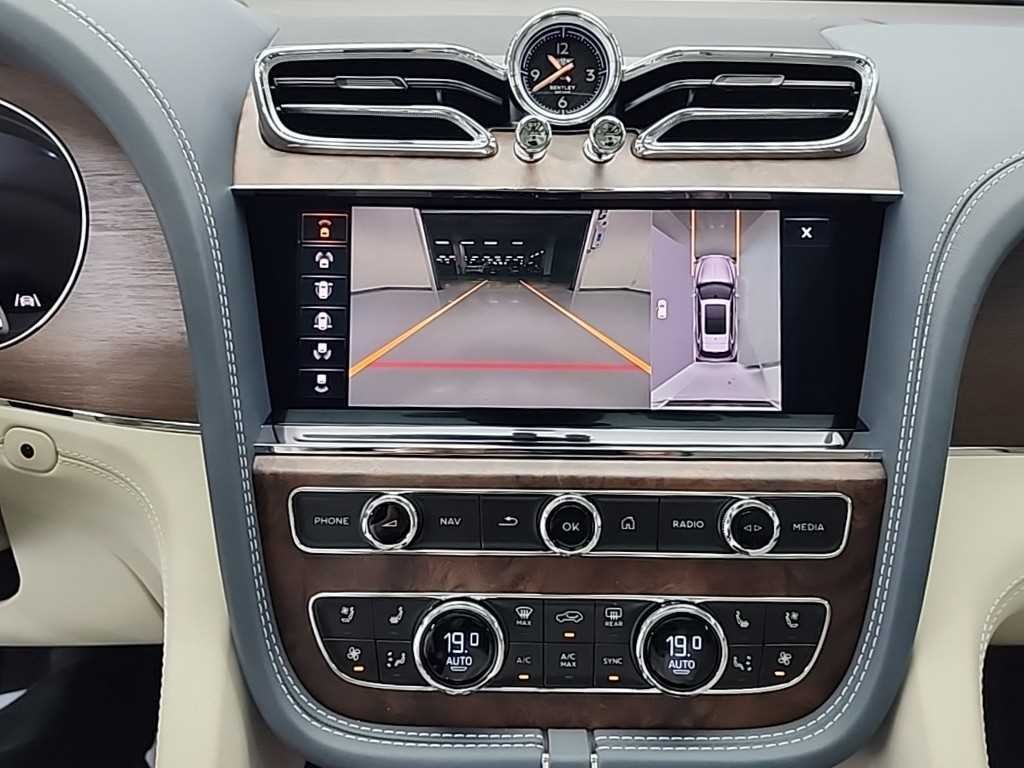 벤틀리 벤테이가 4.0 V8 아주르 이미지 10