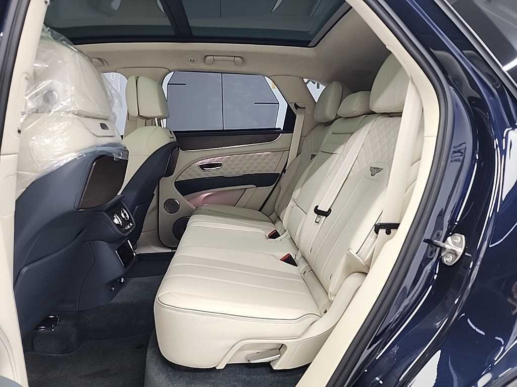 벤틀리 벤테이가 4.0 V8 아주르 이미지 12
