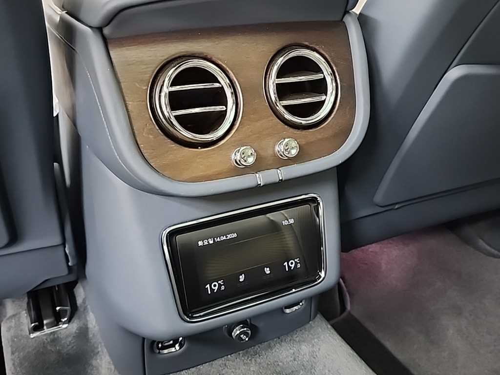 벤틀리 벤테이가 4.0 V8 아주르 이미지 13