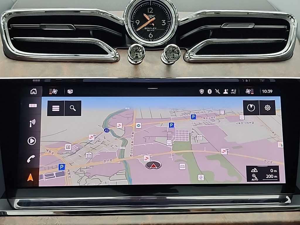 벤틀리 벤테이가 4.0 V8 아주르 이미지 15