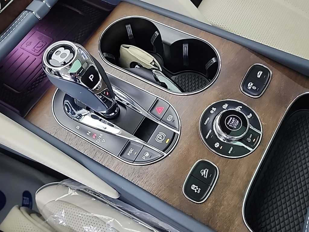 벤틀리 벤테이가 4.0 V8 아주르 이미지 8