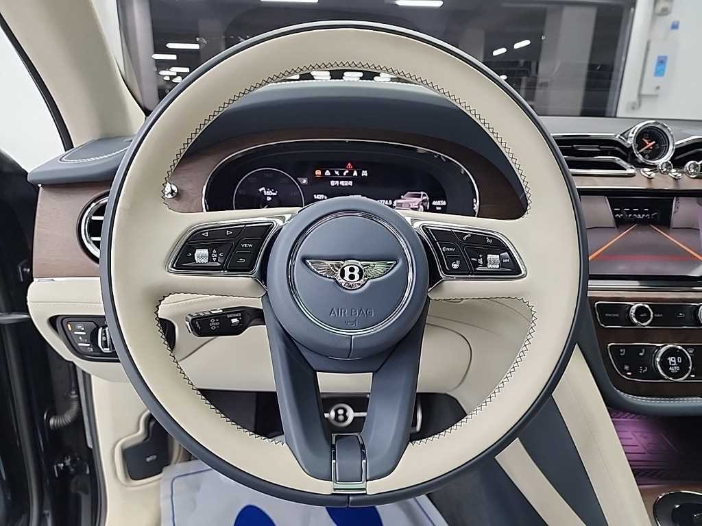 벤틀리 벤테이가 4.0 V8 아주르 이미지 9