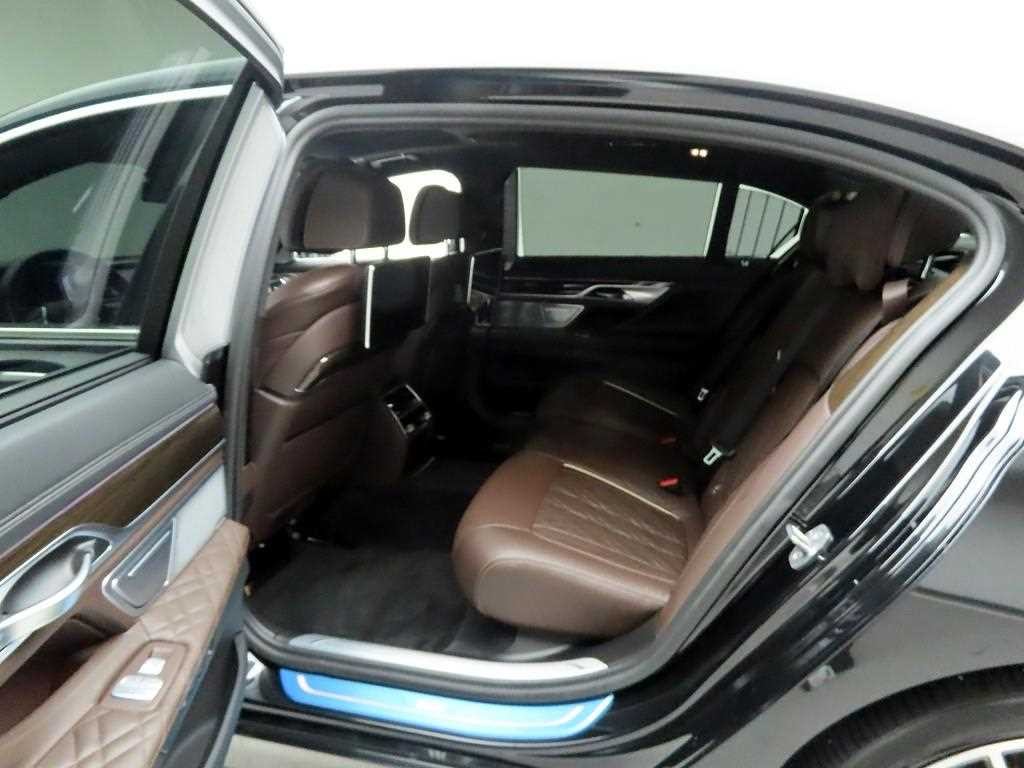 BMW 7시리즈 7시리즈 (G11) 740Li xDrive 디자인 퓨어 엑설런스 이미지 12