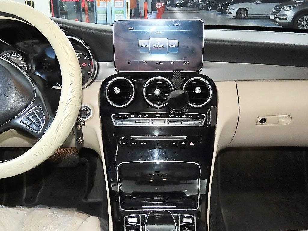 벤츠 C 클래스 C클래스 W205 C220 d 아방가르드 이미지 11
