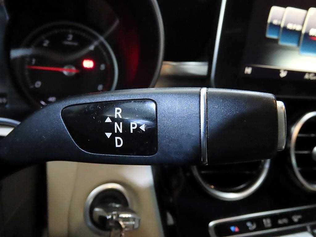 벤츠 C 클래스 C클래스 W205 C220 d 아방가르드 이미지 12