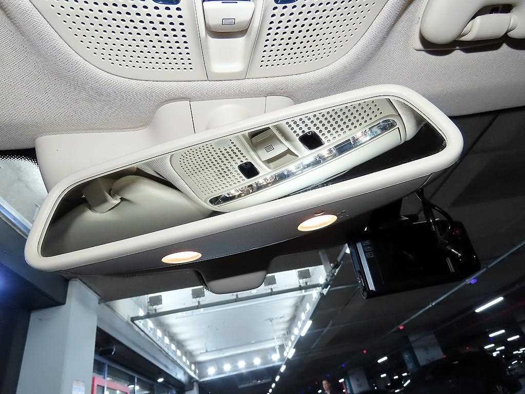 벤츠 C 클래스 C클래스 W205 C220 d 아방가르드 이미지 16