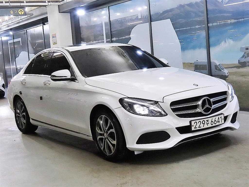 벤츠 C 클래스 C클래스 W205 C220 d 아방가르드 이미지 2