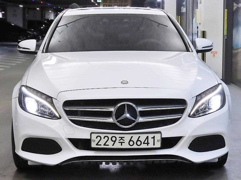 벤츠 C 클래스 C클래스 W205 C220 d 아방가르드 이미지 3