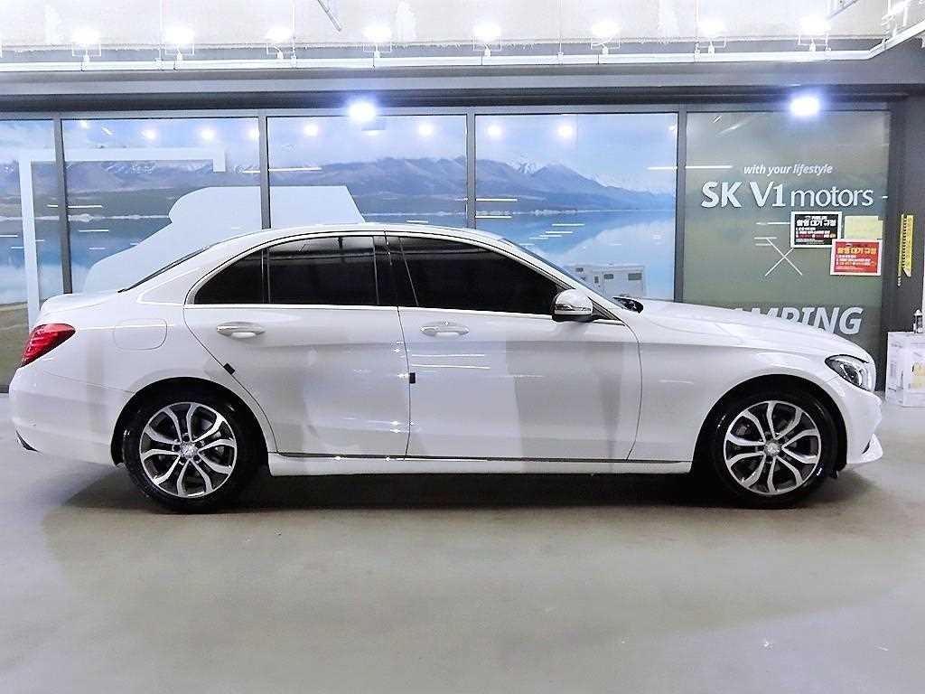 벤츠 C 클래스 C클래스 W205 C220 d 아방가르드 이미지 4