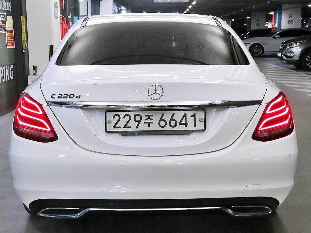 벤츠 C 클래스 C클래스 W205 C220 d 아방가르드 이미지 6
