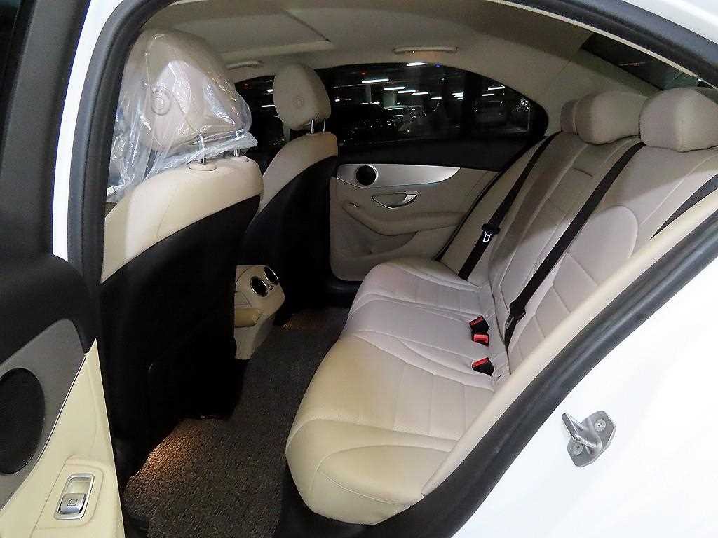 벤츠 C 클래스 C클래스 W205 C220 d 아방가르드 이미지 8