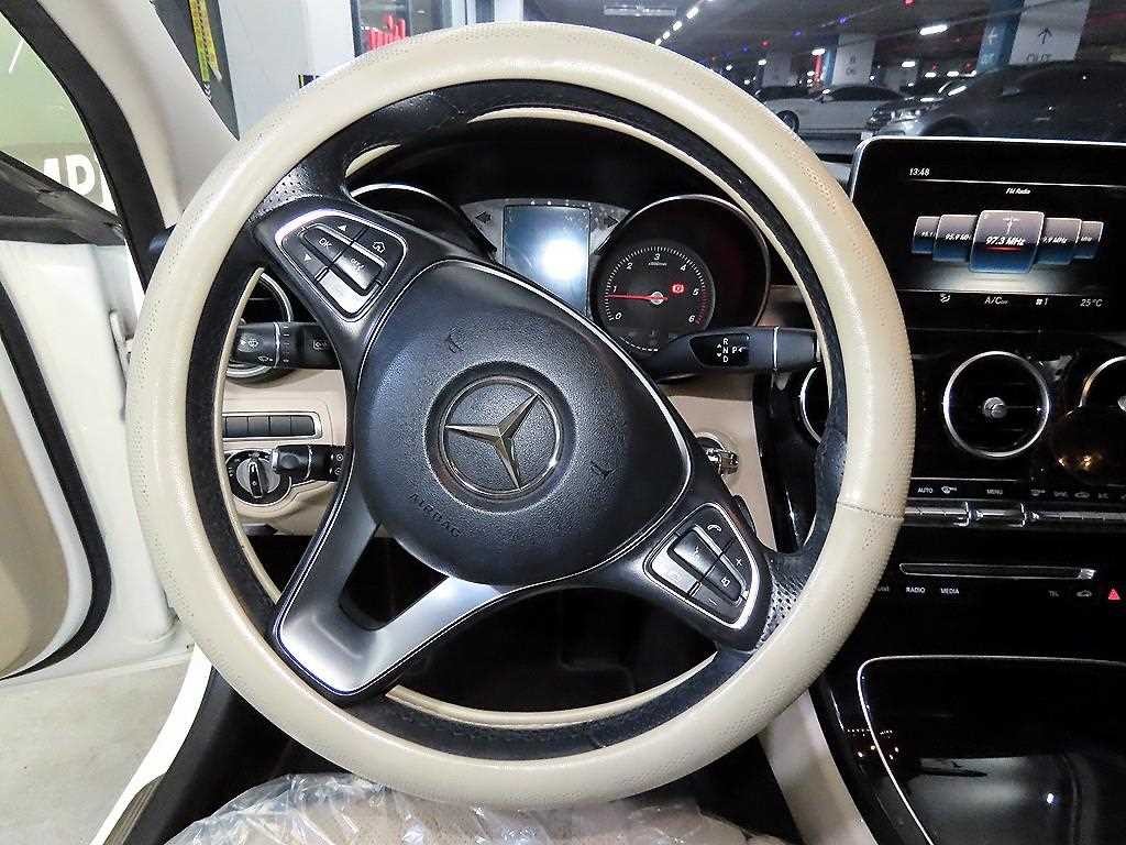 벤츠 C 클래스 C클래스 W205 C220 d 아방가르드 이미지 9
