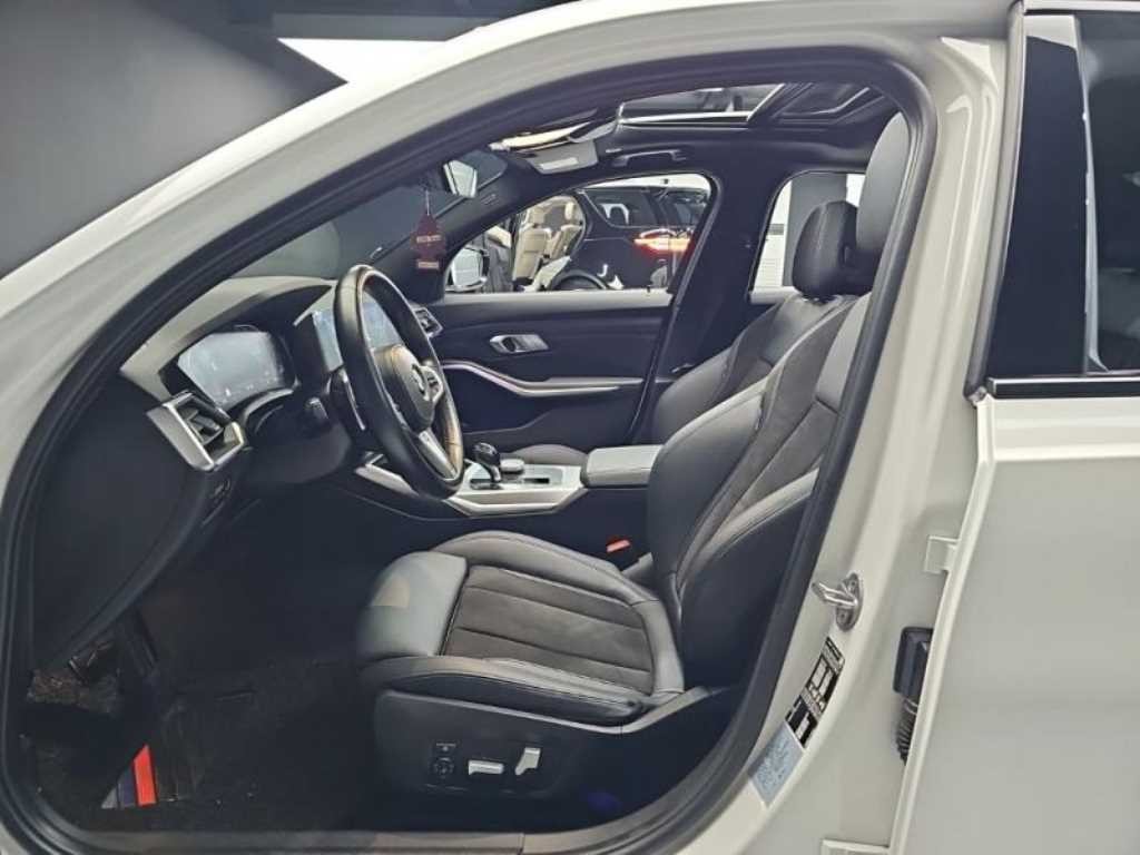 BMW 3시리즈 3시리즈 (G20) 320i M 스포츠 이미지 18