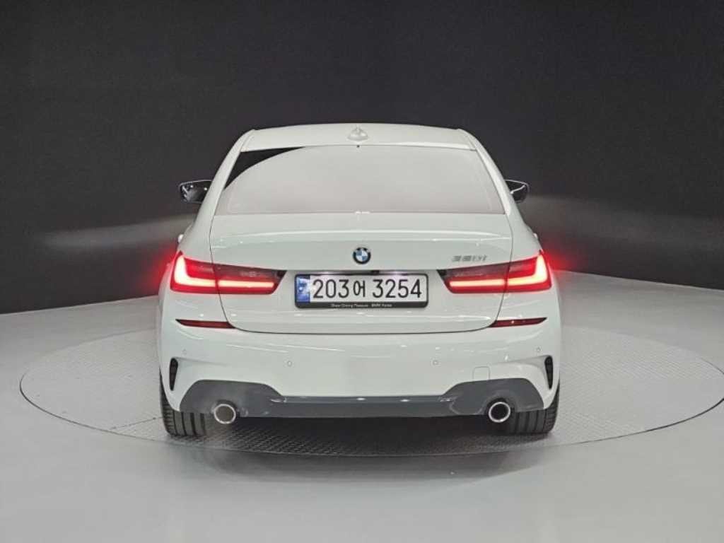 BMW 3시리즈 3시리즈 (G20) 320i M 스포츠 이미지 3