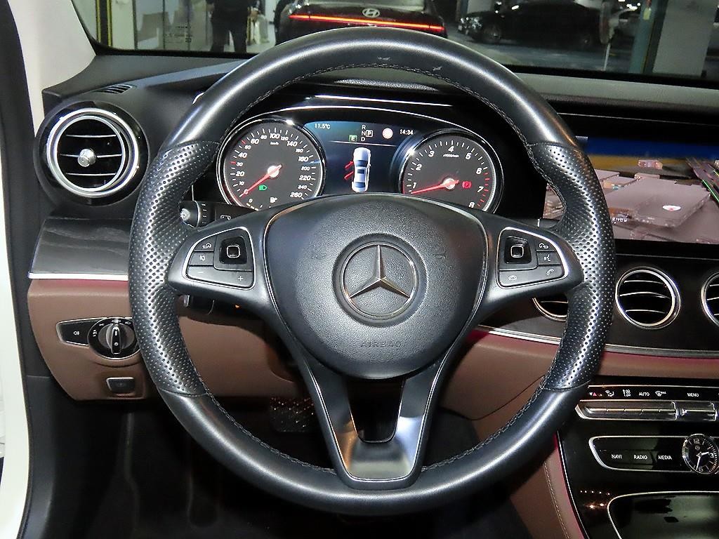 벤츠 E 클래스 E-클래스 W213 E200 아방가르드 이미지 8