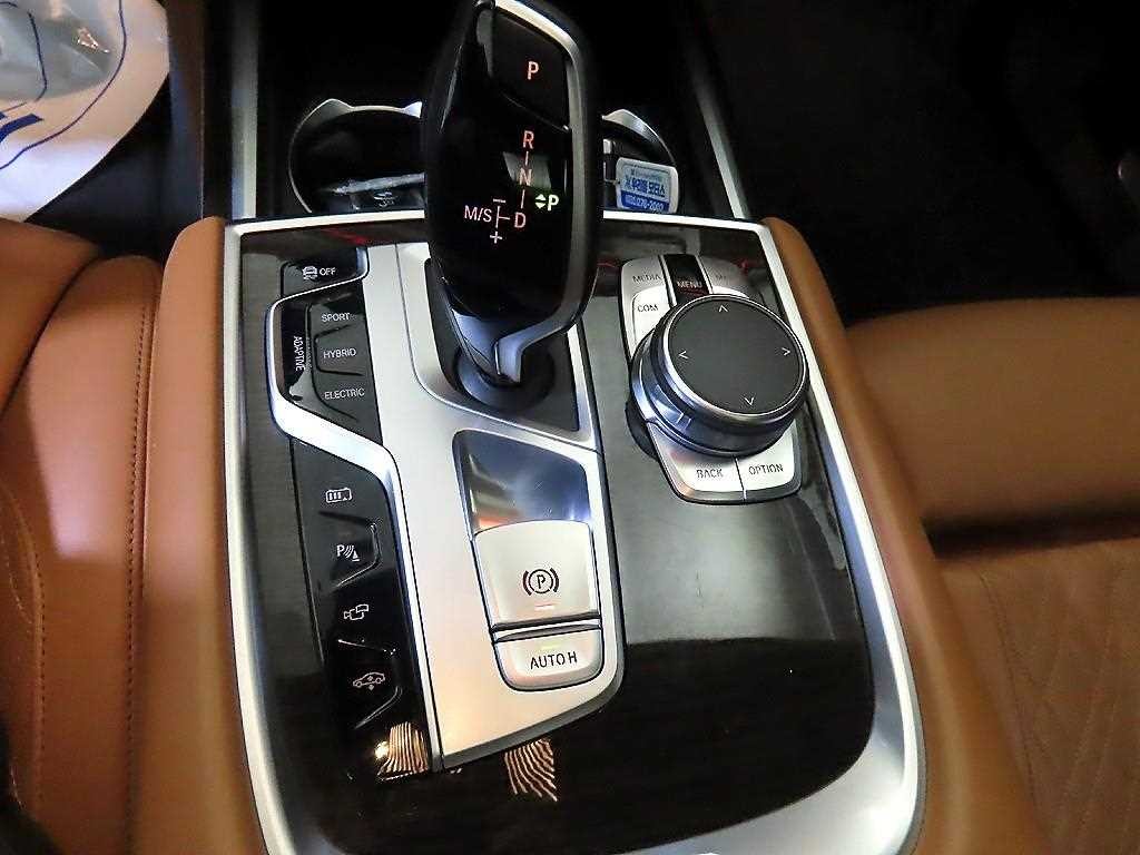 BMW 7시리즈 7시리즈 (G11) 745Le sDrive 디자인 퓨어 에디션 이미지 12