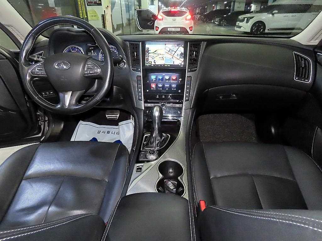 인피니티 Q Q50 2.2D 프리미엄 이미지 10