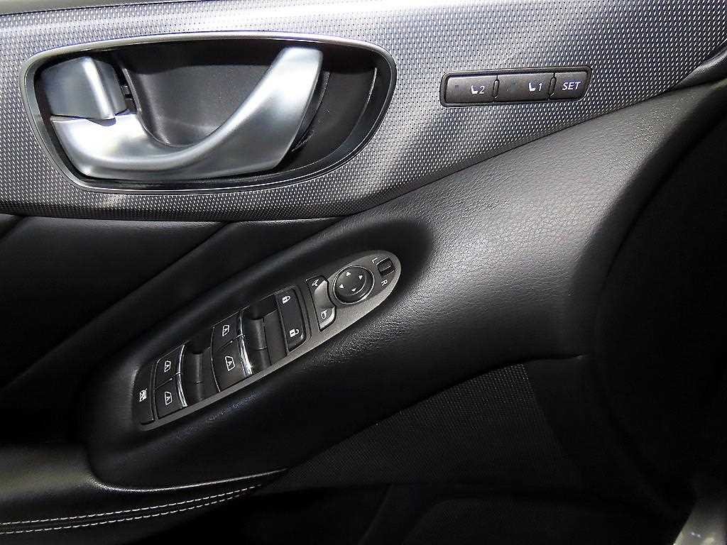 인피니티 Q Q50 2.2D 프리미엄 이미지 13