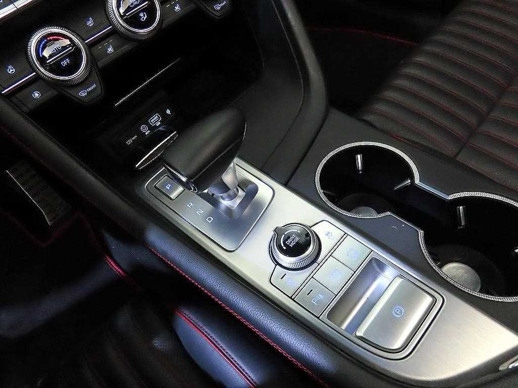 제네시스 G70 2.0T AWD 스포츠 패키지 이미지 12