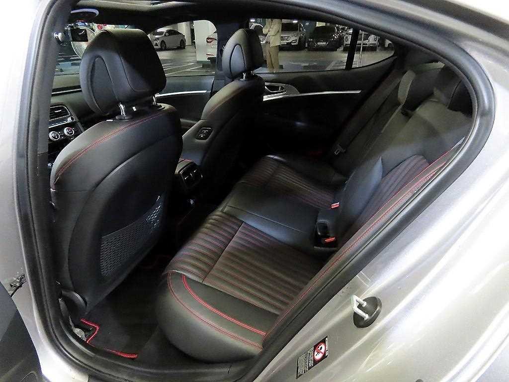 제네시스 G70 2.0T AWD 스포츠 패키지 이미지 7