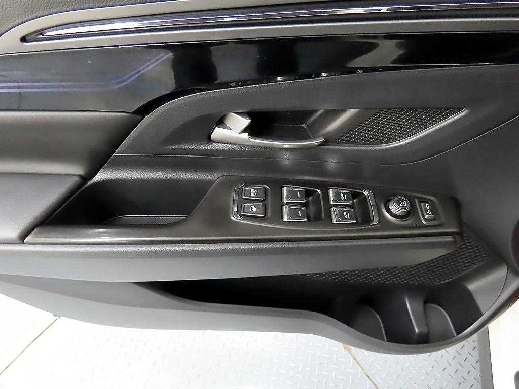 KG모빌리티(쌍용) 코란도 뷰티풀코란도 2WD 가솔린 1.5 R-플러스 이미지 11