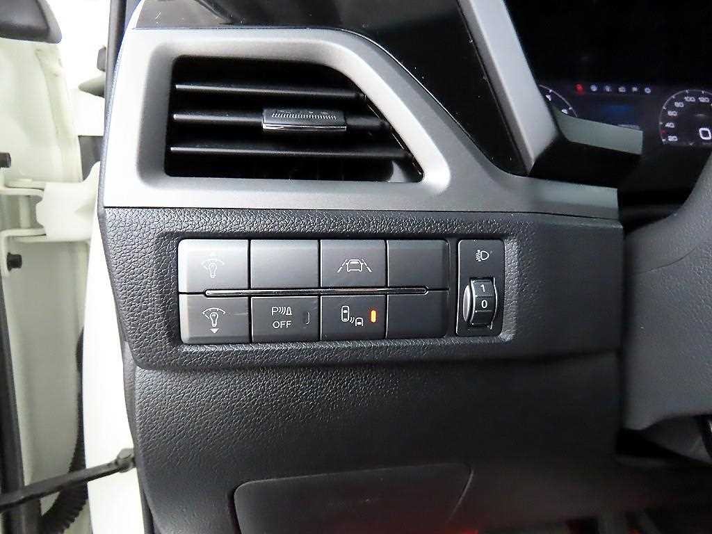 KG모빌리티(쌍용) 코란도 뷰티풀코란도 2WD 가솔린 1.5 R-플러스 이미지 13