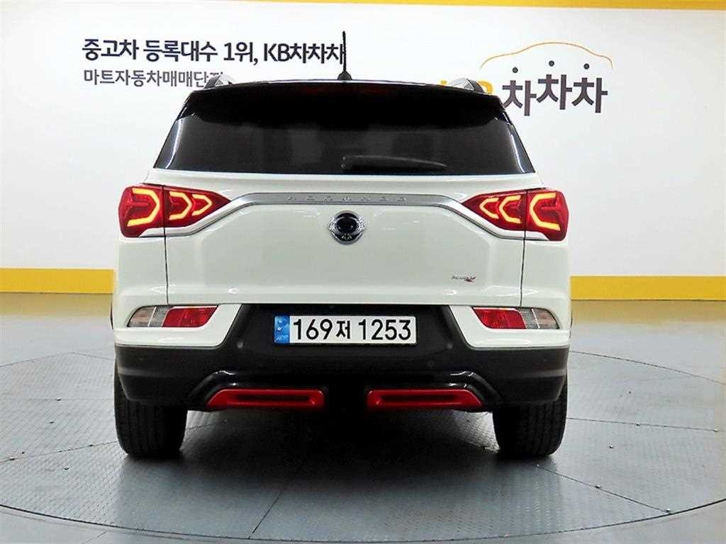 KG모빌리티(쌍용) 코란도 뷰티풀코란도 2WD 가솔린 1.5 R-플러스 이미지 3