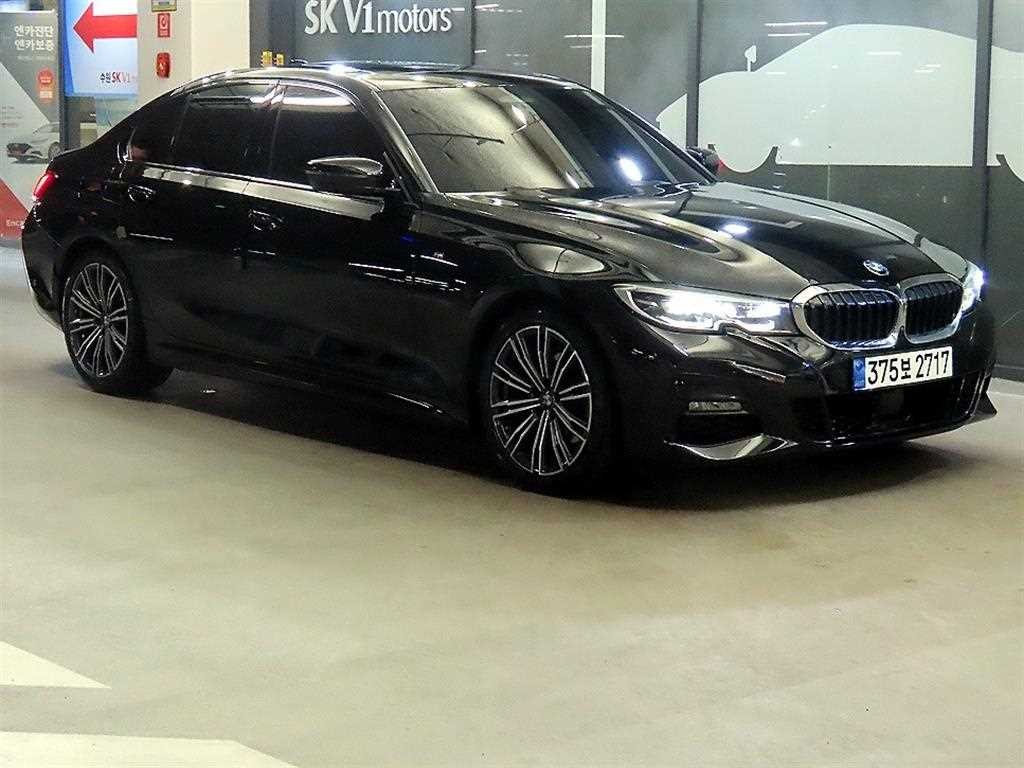 BMW 3시리즈 3시리즈 (G20) 320i M 스포츠 이미지 1
