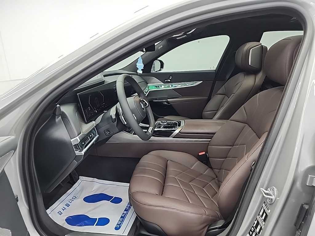 BMW 7시리즈 7시리즈 (G70) 740d xDrive 디자인 퓨어 엑셀런스 이미지 12