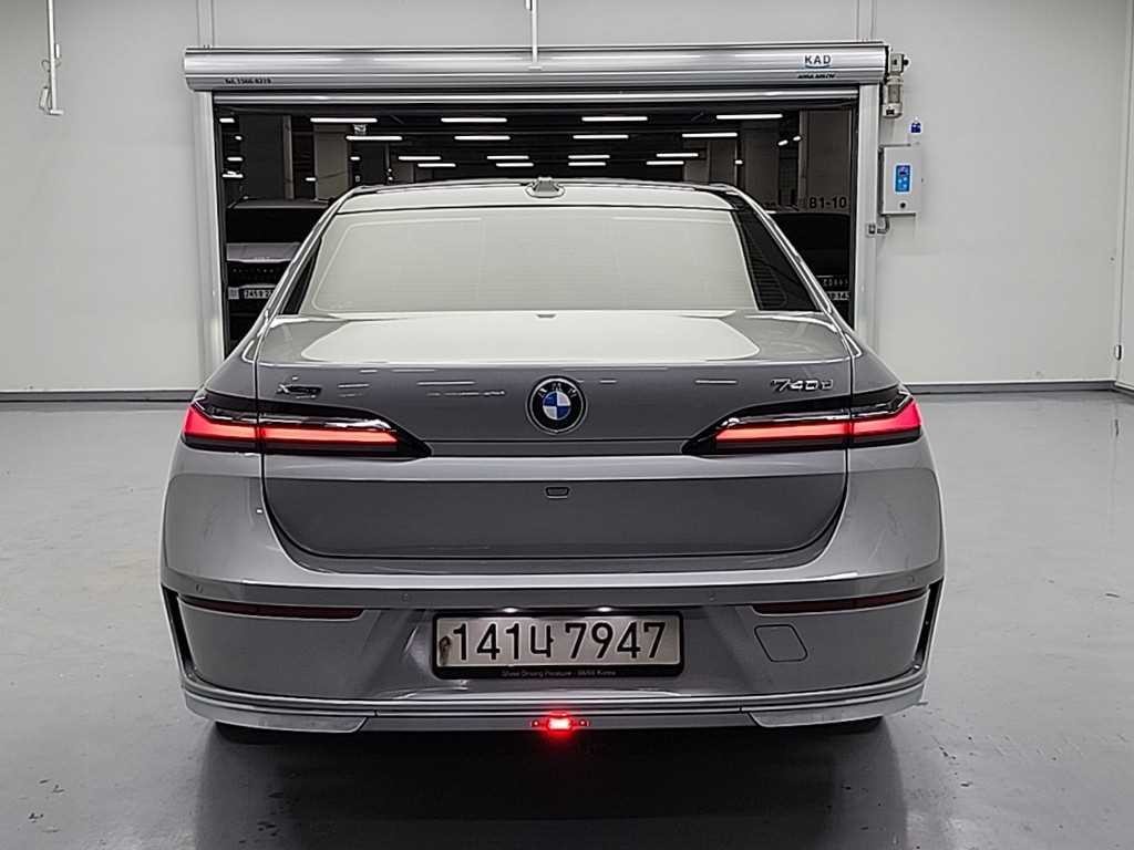 BMW 7시리즈 7시리즈 (G70) 740d xDrive 디자인 퓨어 엑셀런스 이미지 4