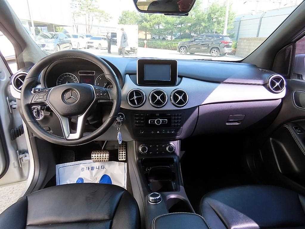 벤츠 B 클래스 (MY B) B클래스 (MY B) B200 CDI 블루이피션시 스포츠팩 이미지 7