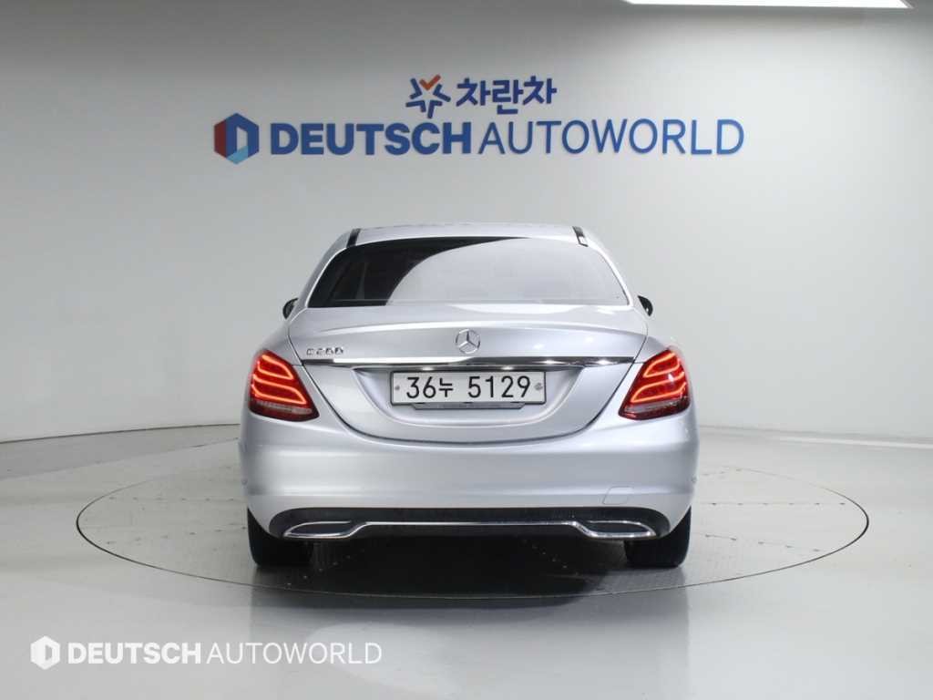 벤츠 C 클래스 C클래스 W205 C200 아방가르드 이미지 4