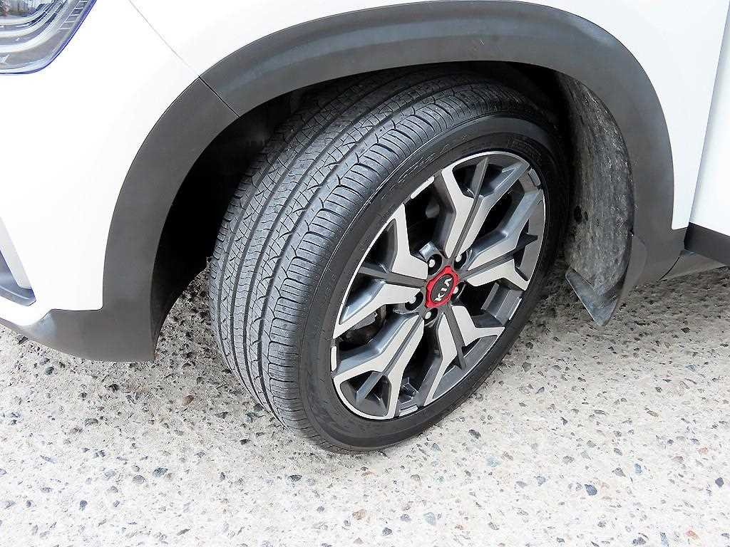 기아 셀토스 가솔린 1.6 터보 4WD 시그니처 이미지 20
