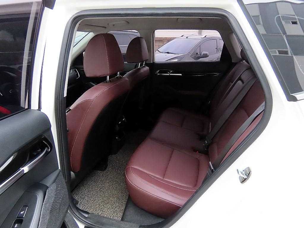 기아 셀토스 가솔린 1.6 터보 4WD 시그니처 이미지 6