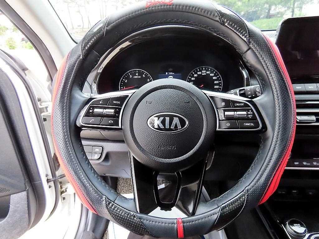 기아 셀토스 가솔린 1.6 터보 4WD 시그니처 이미지 8