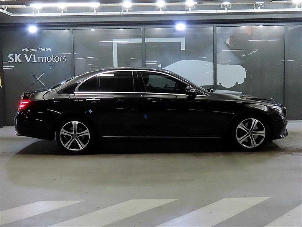 벤츠 E 클래스 E-클래스 W213 E300 4MATIC 아방가르드인텔리전트드라이브 이미지 3