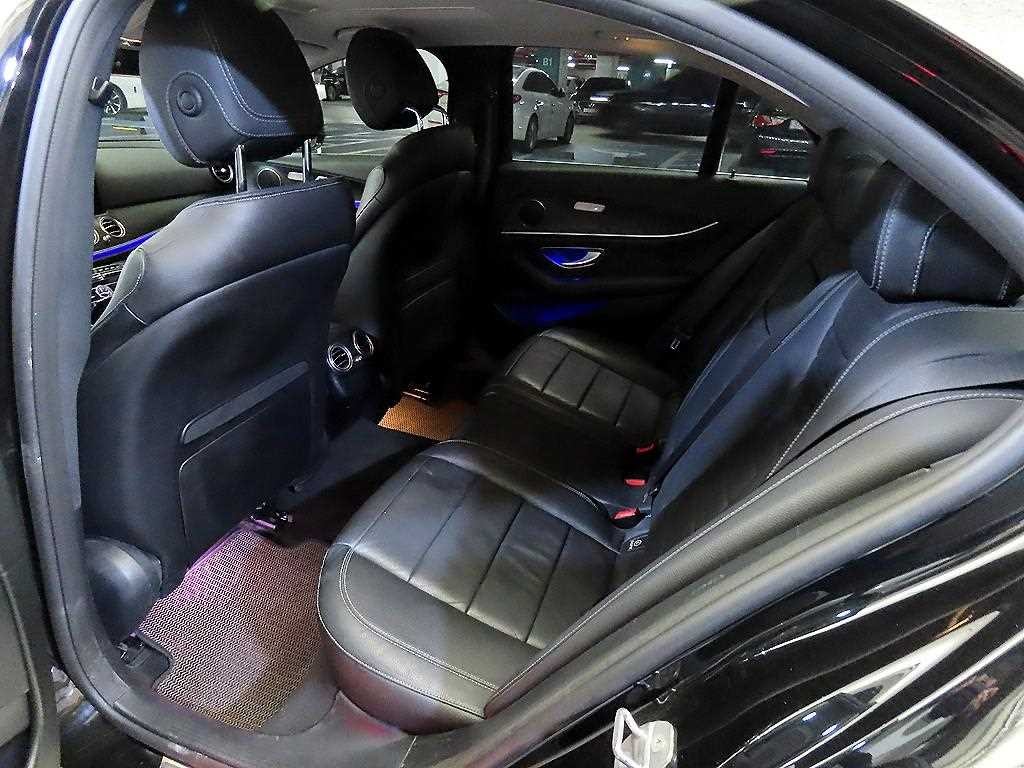 벤츠 E 클래스 E-클래스 W213 E300 4MATIC 아방가르드인텔리전트드라이브 이미지 7