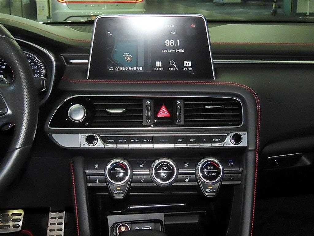 제네시스 G70 2.0T AWD 스포츠 패키지 이미지 11